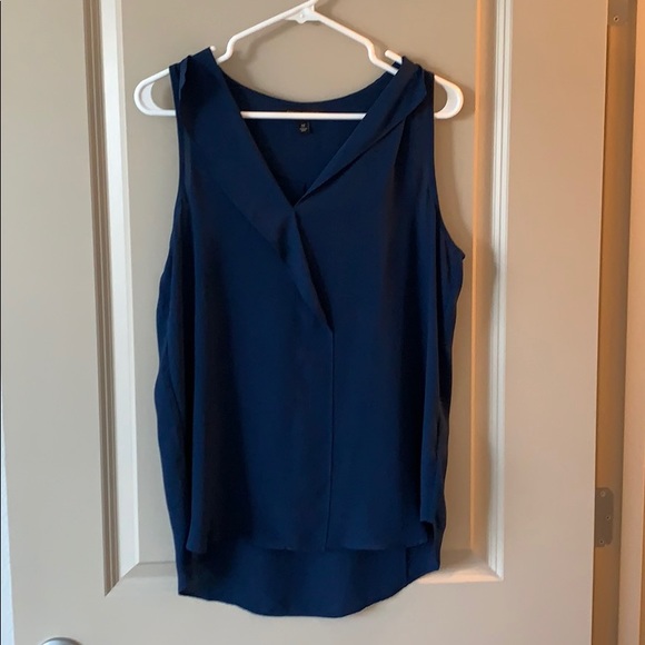 Banana Republic navy tank - Picture 1 of 1